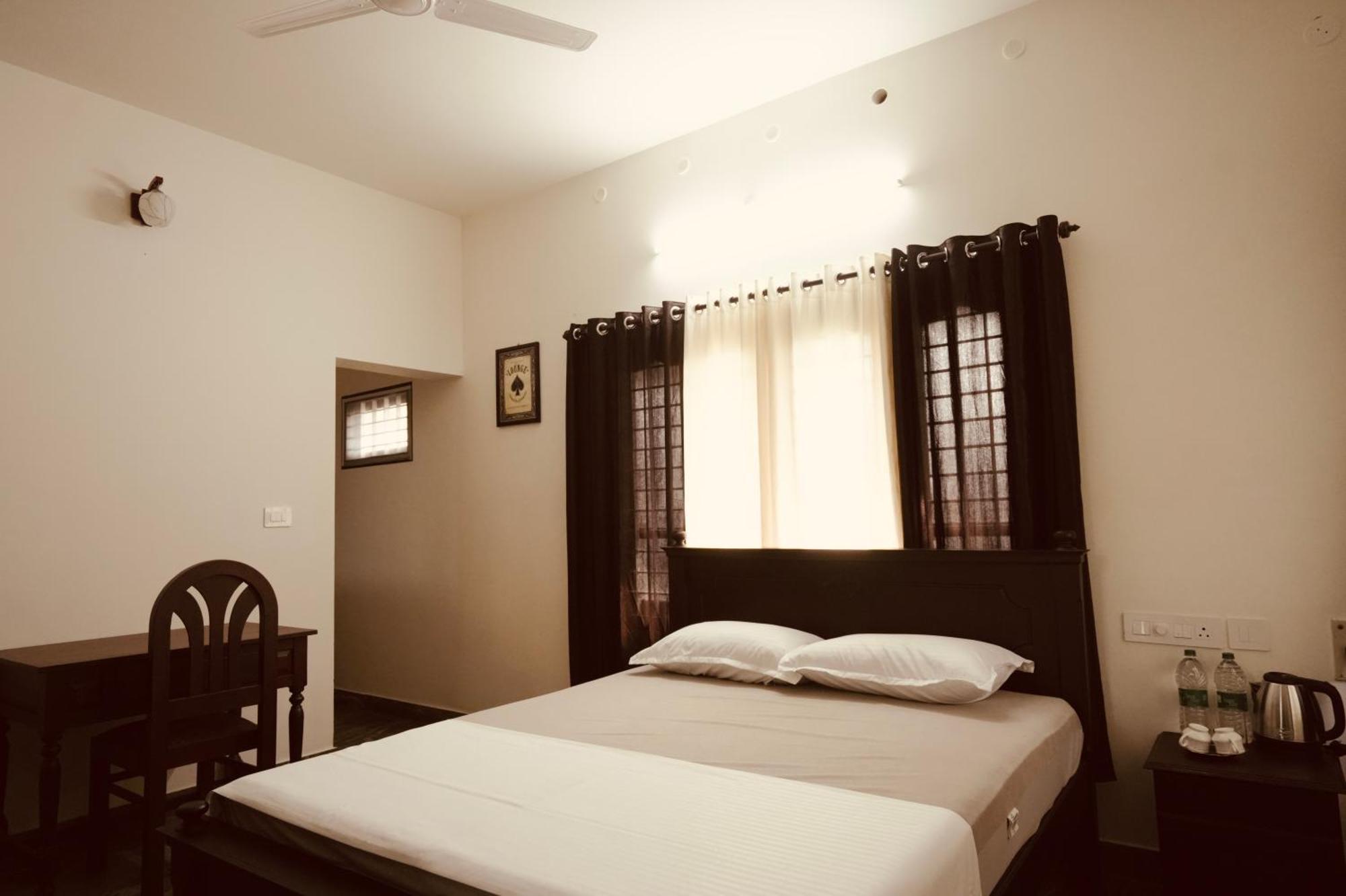 Daffodils Inn Alappuzha Eksteriør bilde