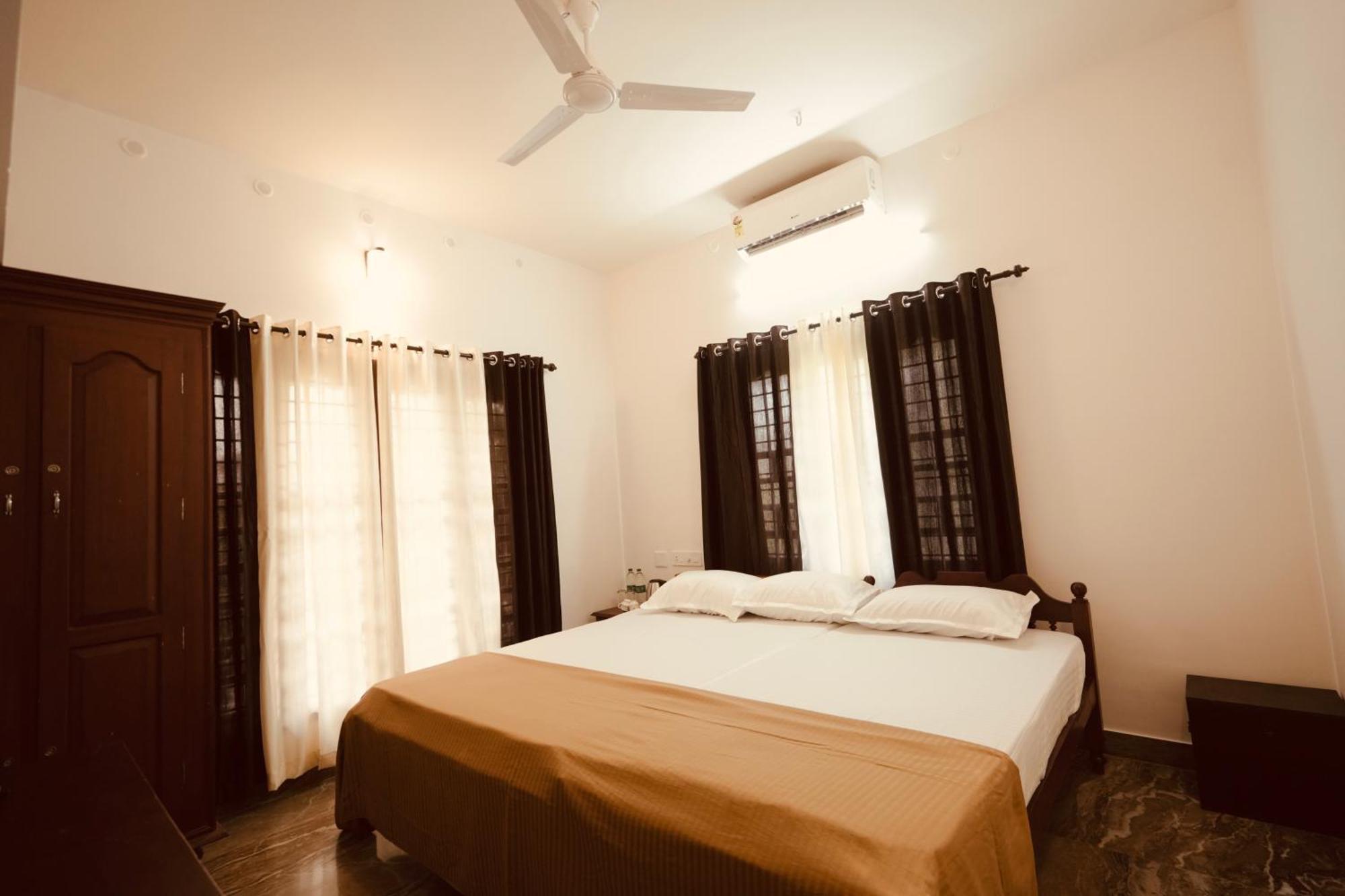 Daffodils Inn Alappuzha Eksteriør bilde